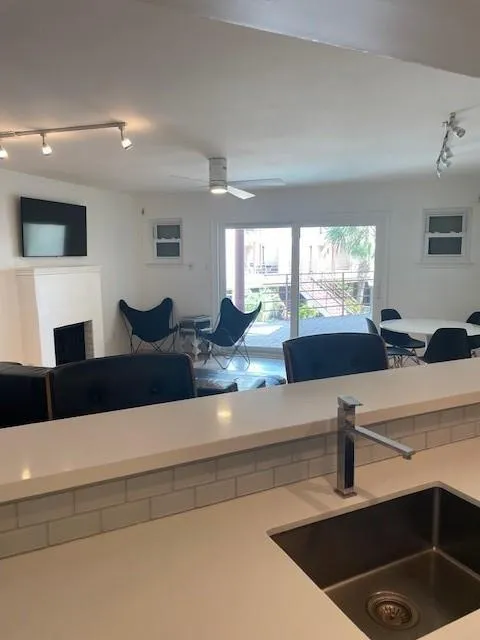 7312 Seawall Boulevard #106 Galveston, TX 77551