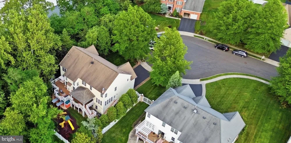2780 HONEYSUCKLE LANE Huntingdon Valley, PA 19006