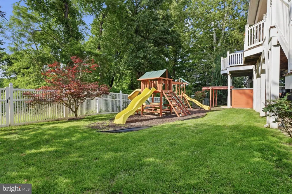 2780 HONEYSUCKLE LANE Huntingdon Valley, PA 19006