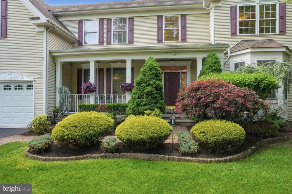 2780 HONEYSUCKLE LANE Huntingdon Valley, PA 19006