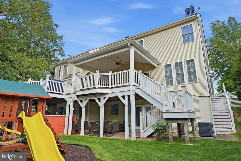 2780 HONEYSUCKLE LANE Huntingdon Valley, PA 19006