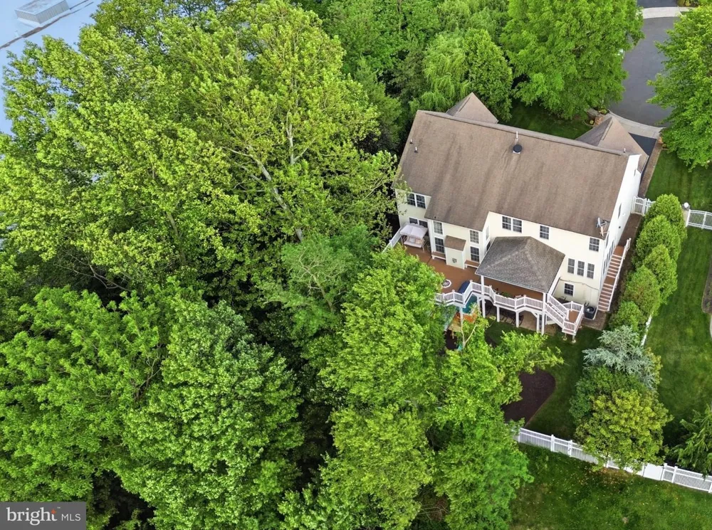 2780 HONEYSUCKLE LANE Huntingdon Valley, PA 19006