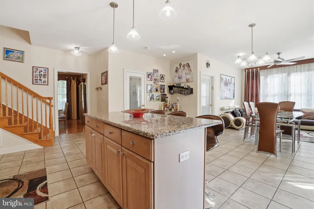 2780 HONEYSUCKLE LANE Huntingdon Valley, PA 19006
