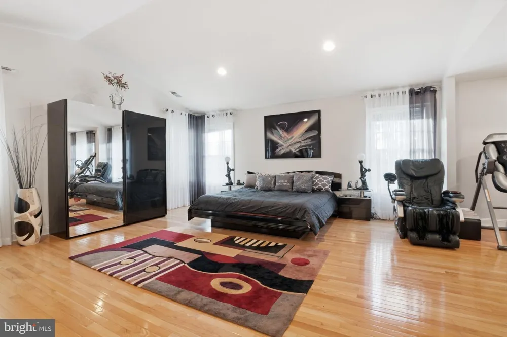 2780 HONEYSUCKLE LANE Huntingdon Valley, PA 19006