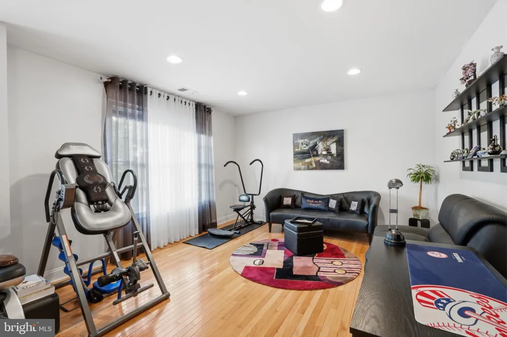 2780 HONEYSUCKLE LANE Huntingdon Valley, PA 19006