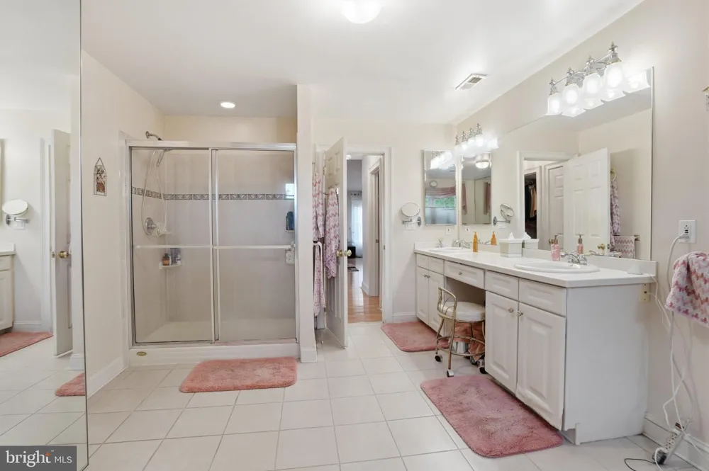 2780 HONEYSUCKLE LANE Huntingdon Valley, PA 19006