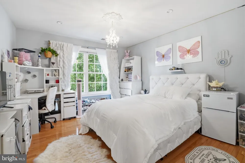 2780 HONEYSUCKLE LANE Huntingdon Valley, PA 19006