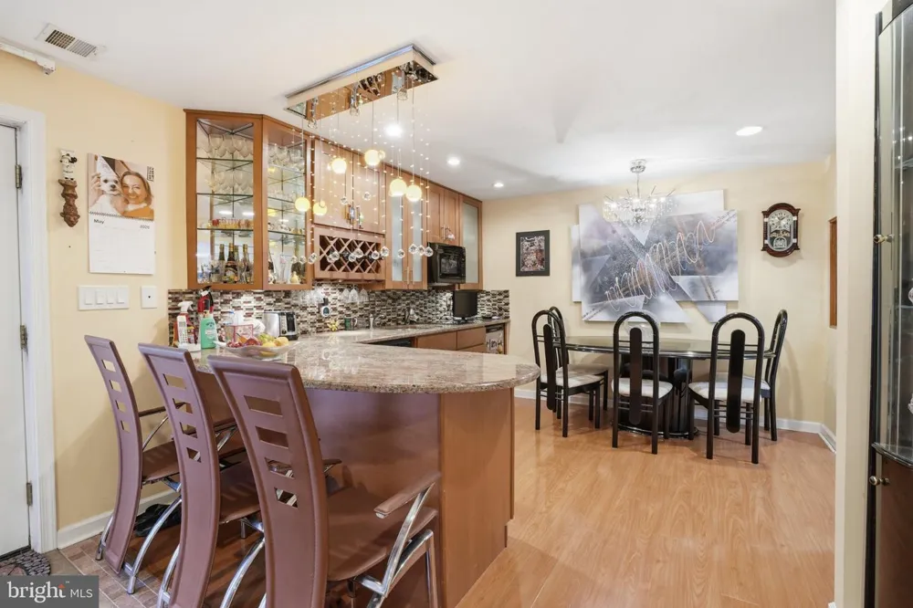 2780 HONEYSUCKLE LANE Huntingdon Valley, PA 19006