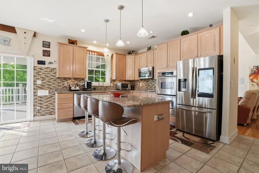 2780 HONEYSUCKLE LANE Huntingdon Valley, PA 19006