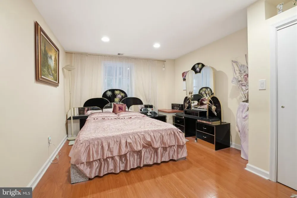 2780 HONEYSUCKLE LANE Huntingdon Valley, PA 19006