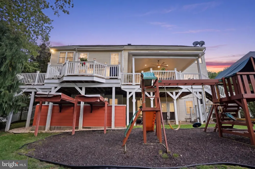 2780 HONEYSUCKLE LANE Huntingdon Valley, PA 19006