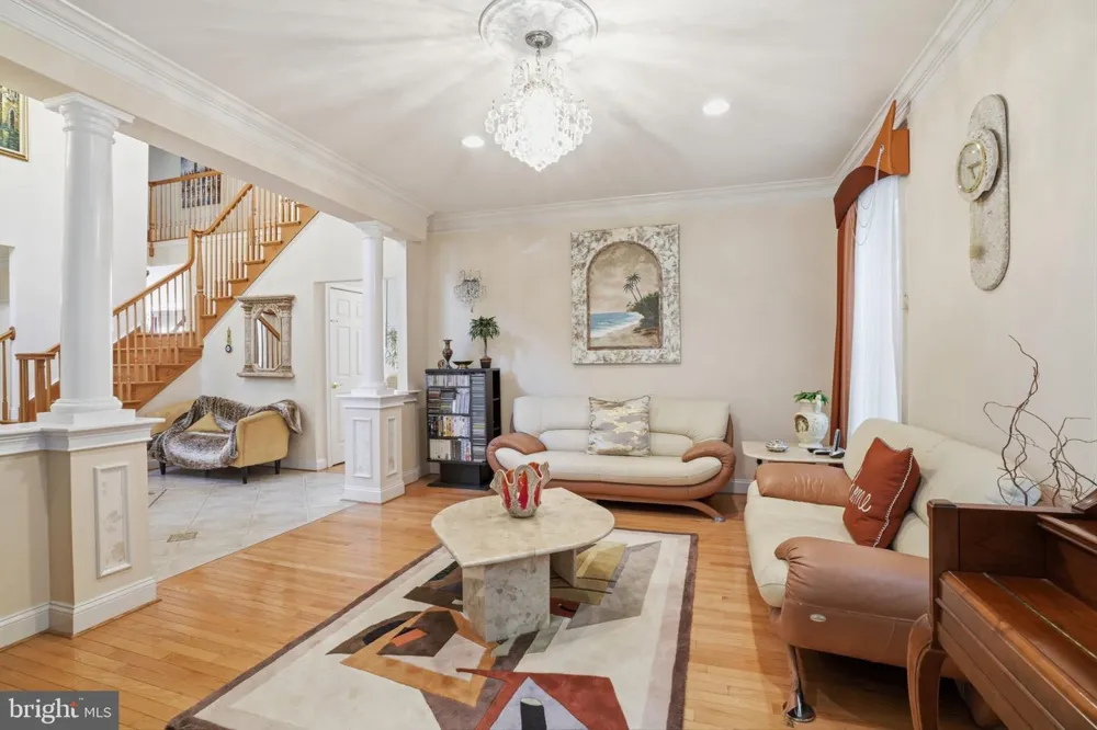 2780 HONEYSUCKLE LANE Huntingdon Valley, PA 19006