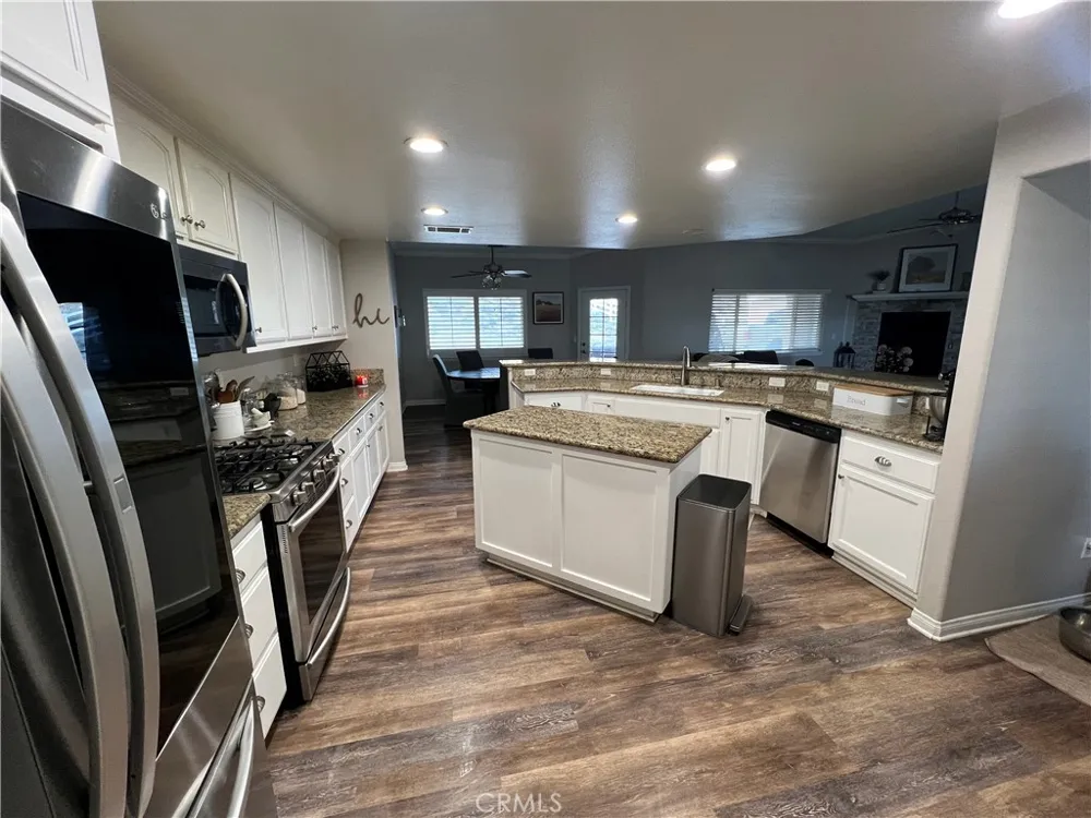 6750 Oak Hill Road Oak Hills, CA 92344
