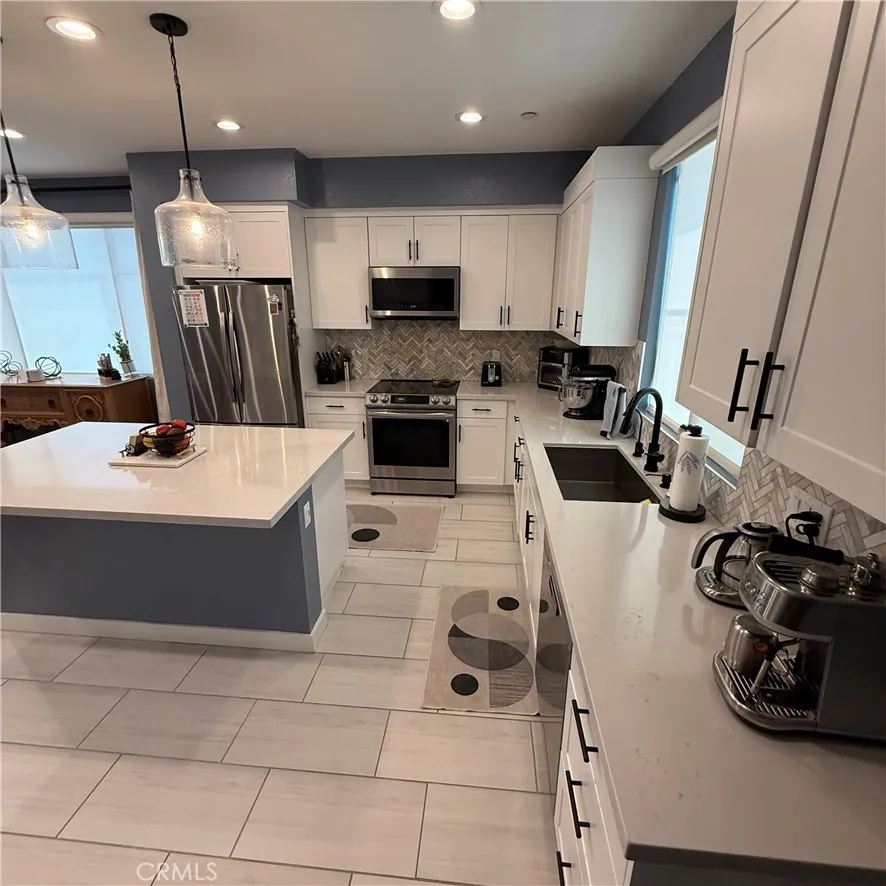 2107 Copper Walk Gardena, CA 90249