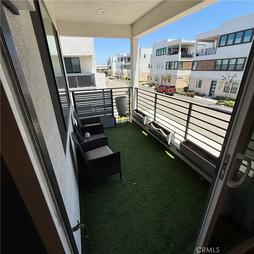 2107 Copper Walk Gardena, CA 90249