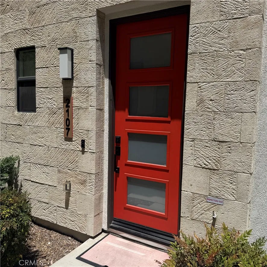 2107 Copper Walk Gardena, CA 90249