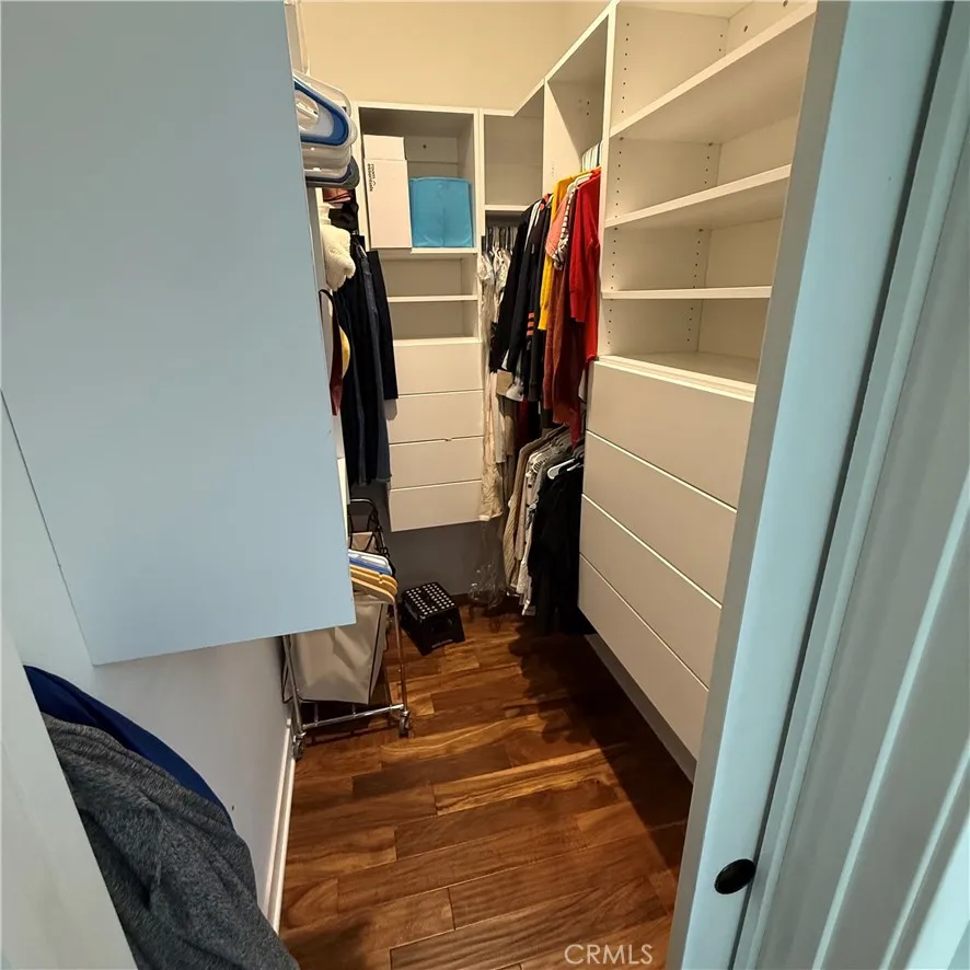 2107 Copper Walk Gardena, CA 90249