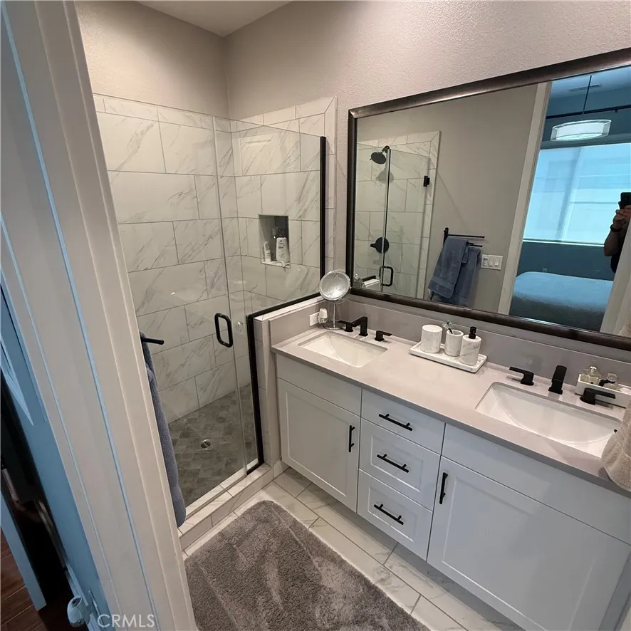2107 Copper Walk Gardena, CA 90249