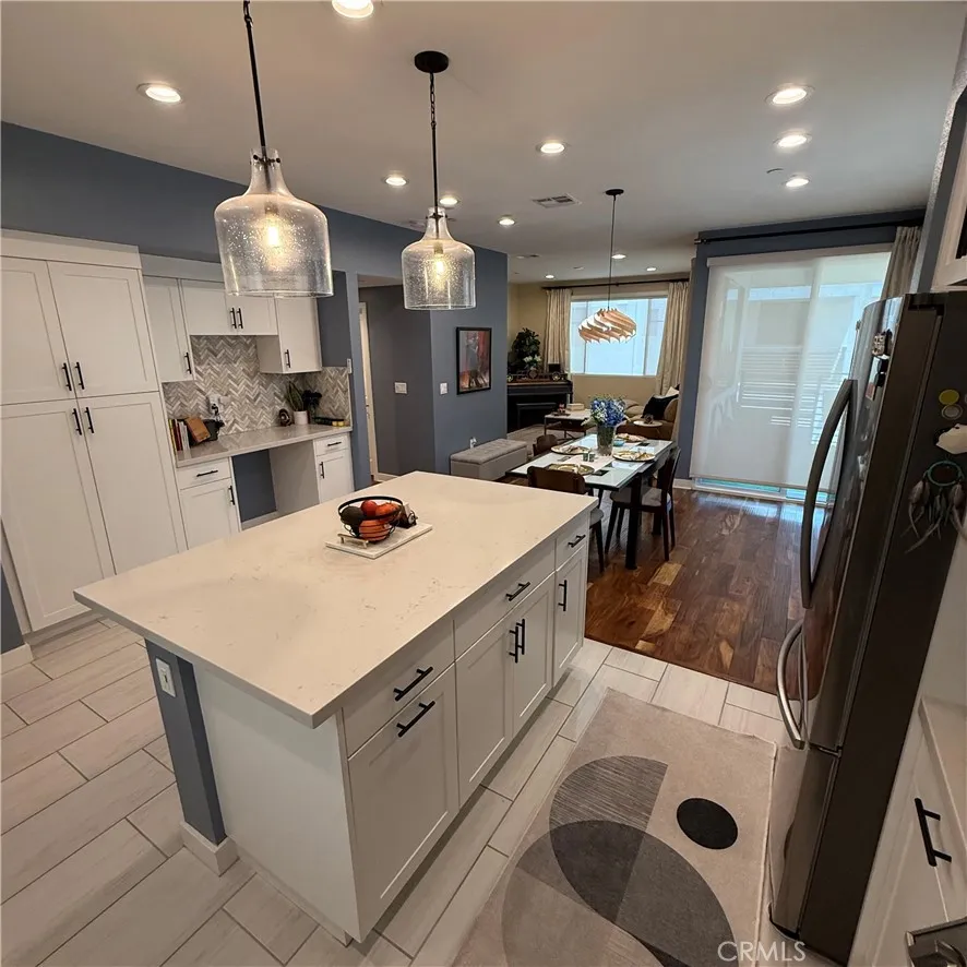2107 Copper Walk Gardena, CA 90249