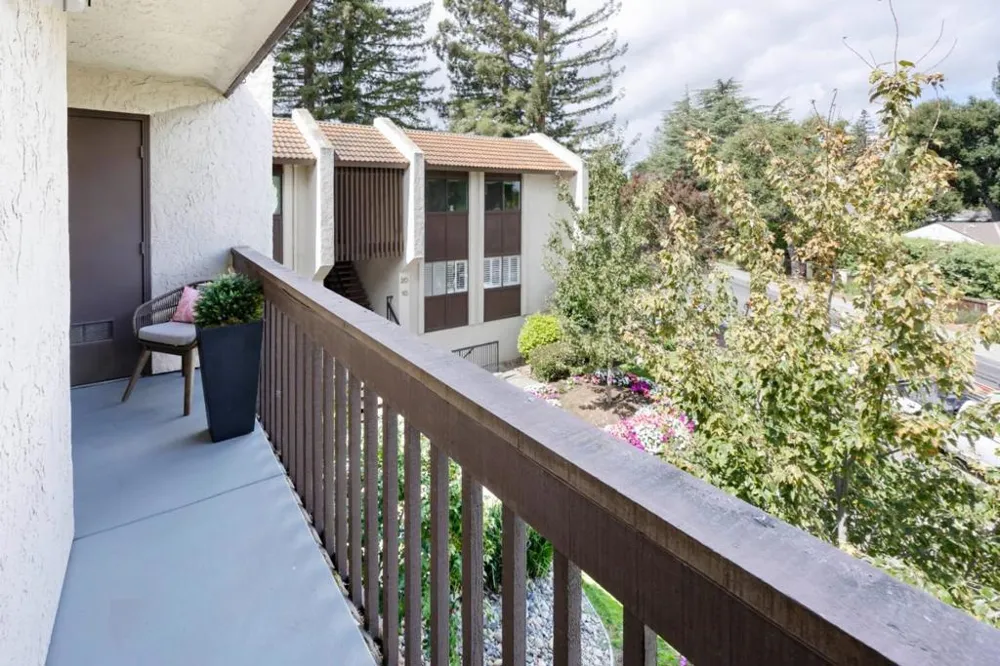 226 W Edith Avenue #2 Los Altos, CA 94022