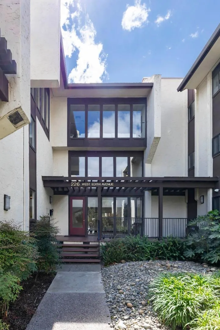 226 W Edith Avenue #2 Los Altos, CA 94022