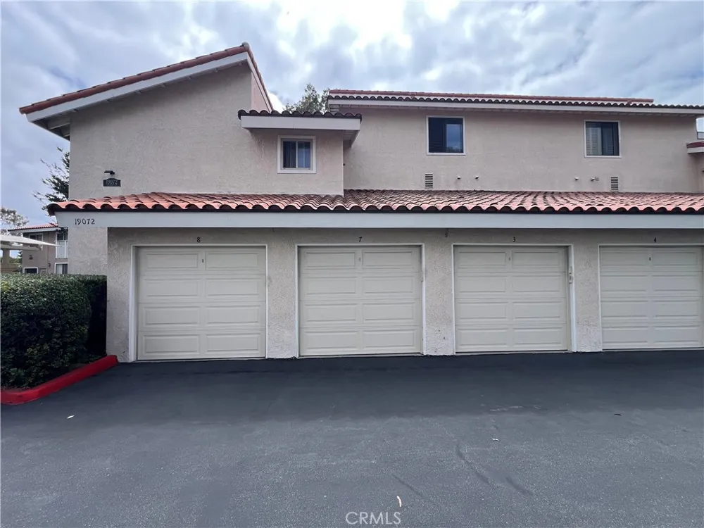 19072 Oceanport Huntington Beach, CA 92648