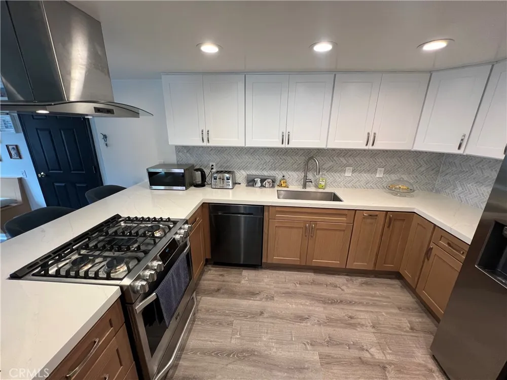 19072 Oceanport Huntington Beach, CA 92648
