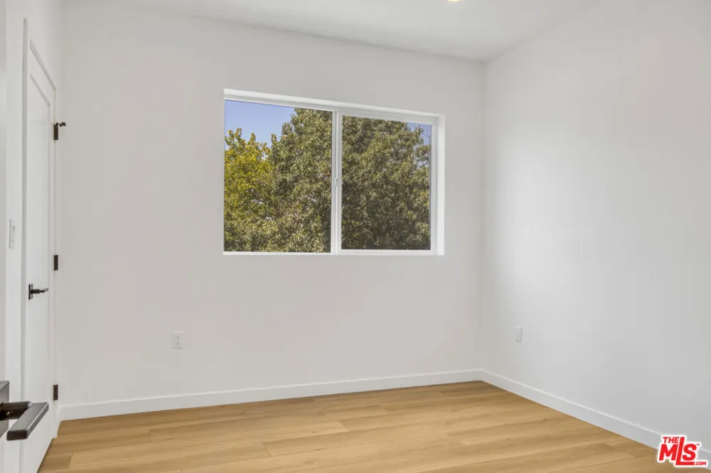 10826 Hesby Street North Hollywood, CA 91601