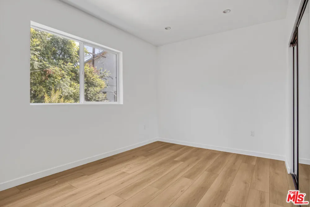 10826 Hesby Street North Hollywood, CA 91601