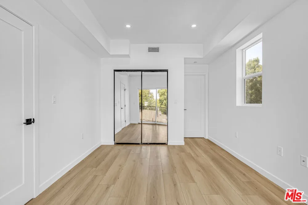 10826 Hesby Street North Hollywood, CA 91601