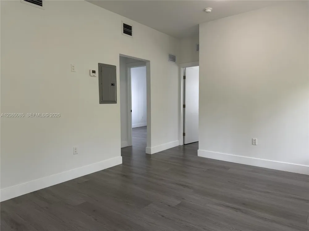 638 SW 21st Ave #3 Miami, FL 33135