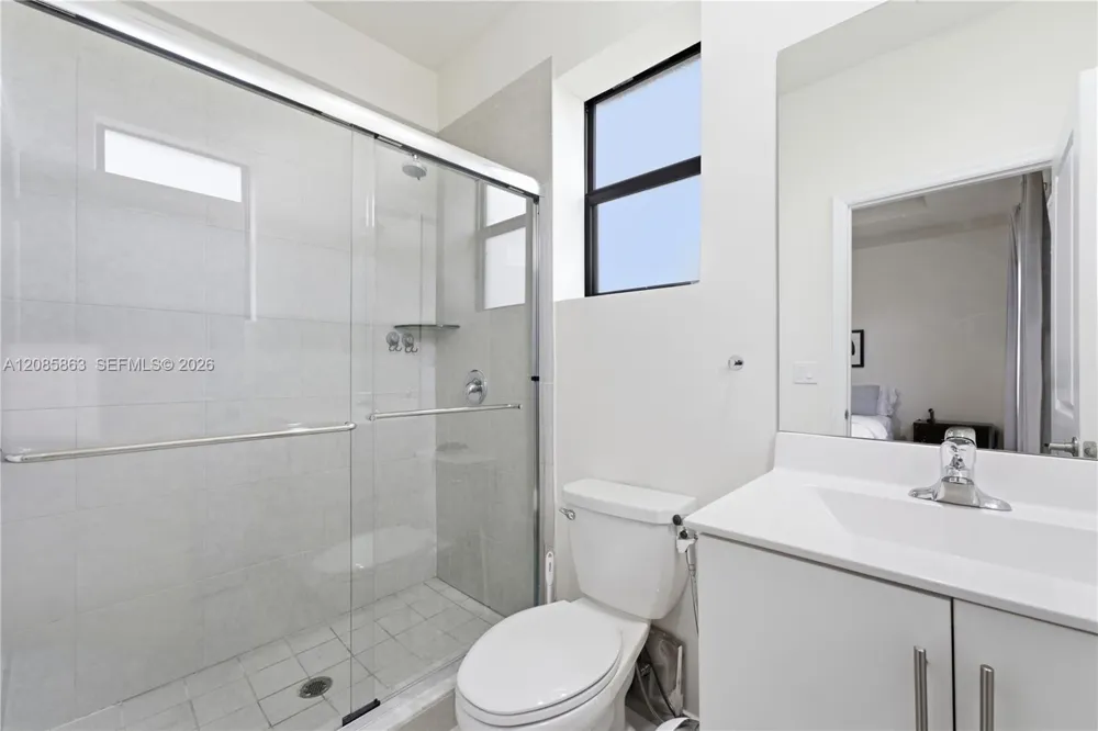 11467 W 34th Ct Hialeah, FL 33018