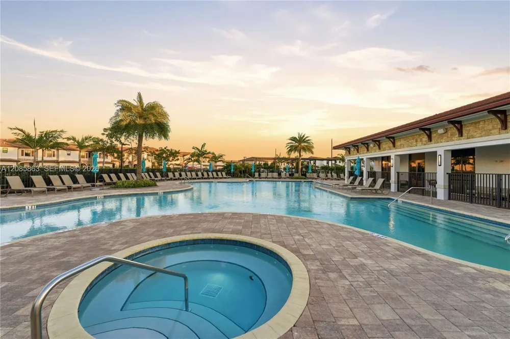 11467 W 34th Ct Hialeah, FL 33018