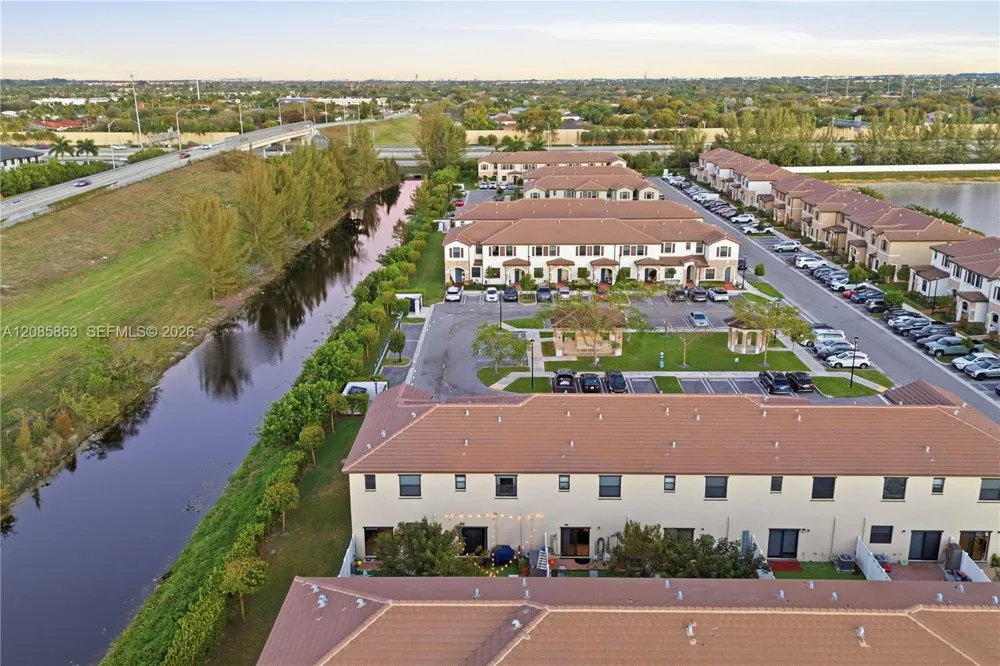 11467 W 34th Ct Hialeah, FL 33018