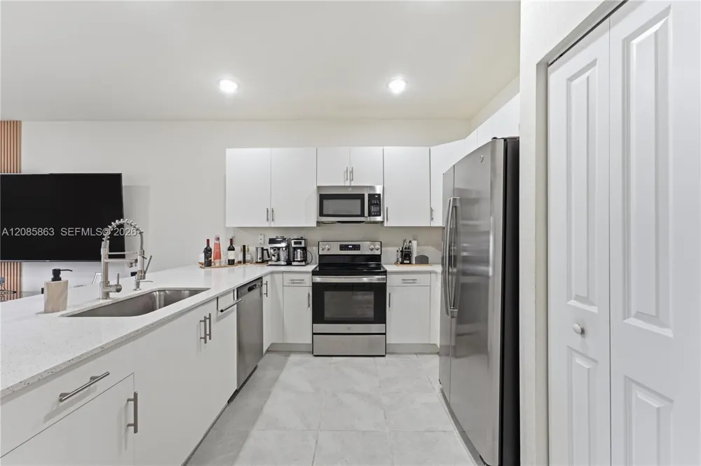 11467 W 34th Ct Hialeah, FL 33018
