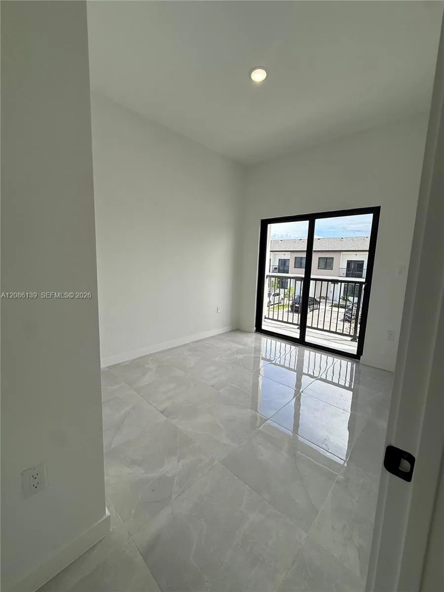 1416 NW 6th Ter Florida City, FL 33034