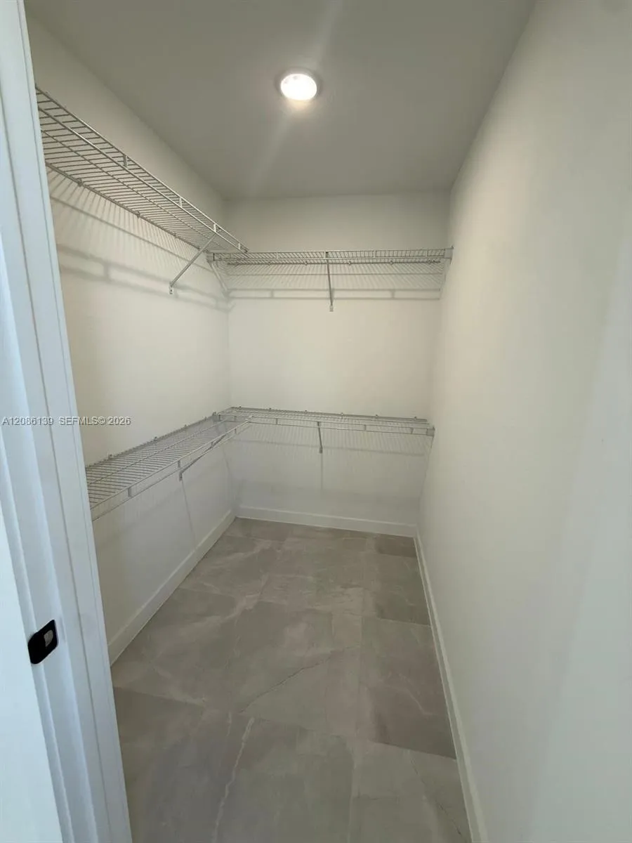 1416 NW 6th Ter Florida City, FL 33034