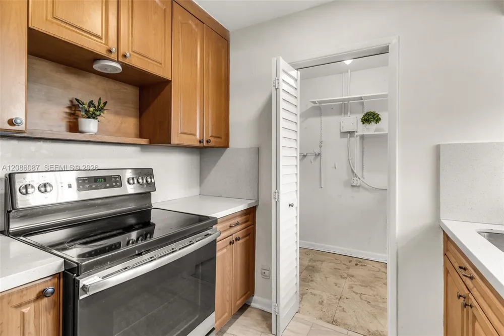 1851 69th Ave Hollywood, FL 33024