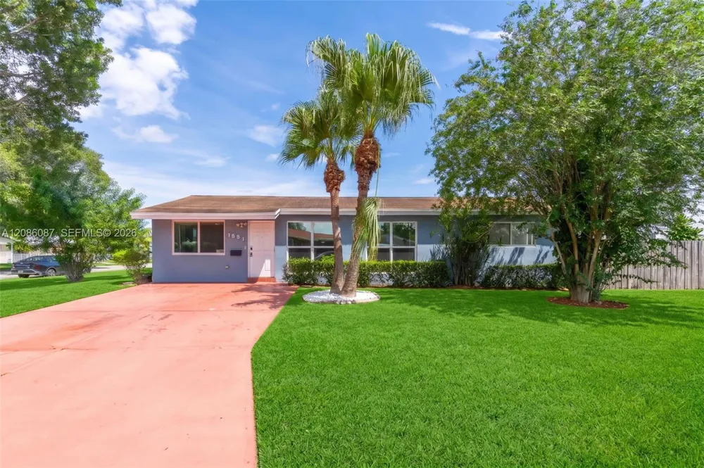 1851 69th Ave Hollywood, FL 33024