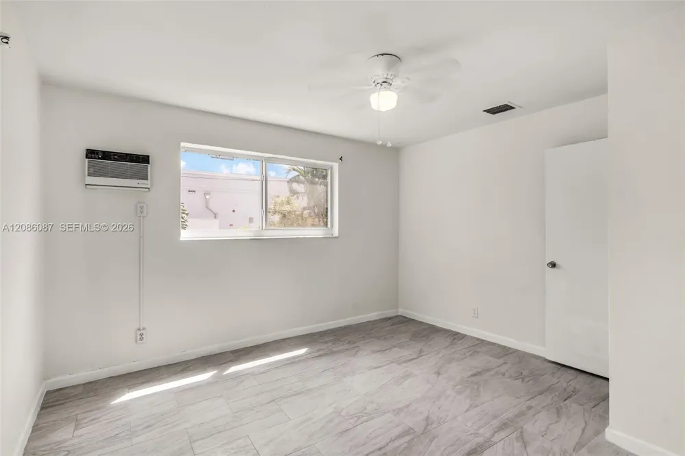 1851 69th Ave Hollywood, FL 33024