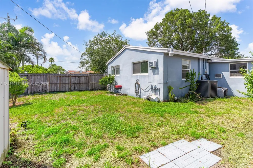 1851 69th Ave Hollywood, FL 33024