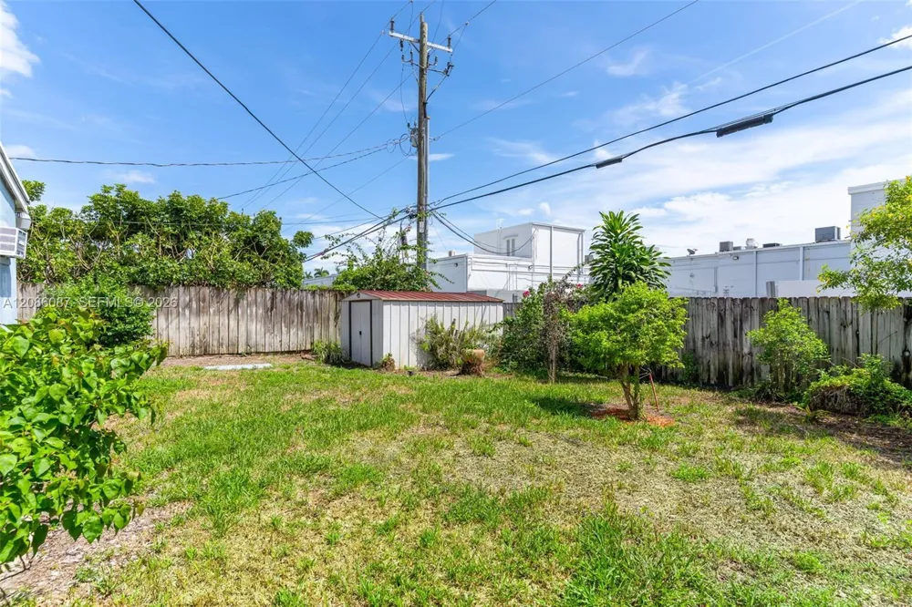 1851 69th Ave Hollywood, FL 33024