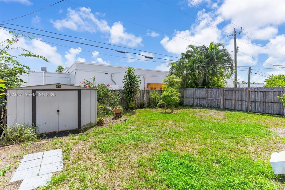 1851 69th Ave Hollywood, FL 33024