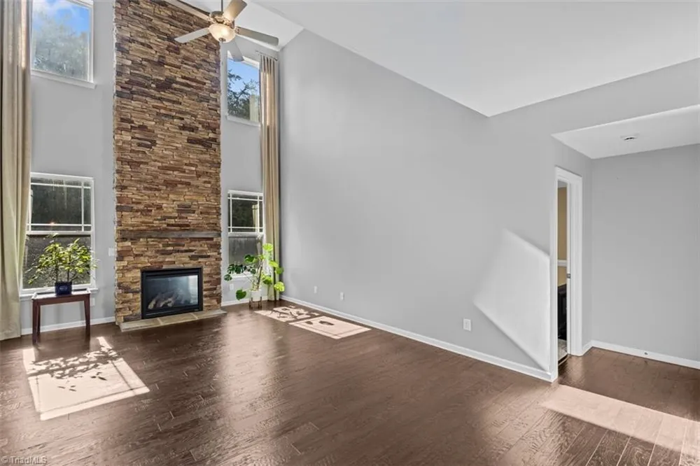 1814 Castle Gate Court High Point, NC 27265