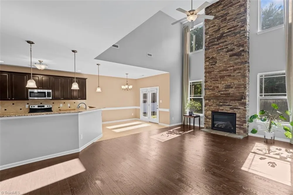 1814 Castle Gate Court High Point, NC 27265
