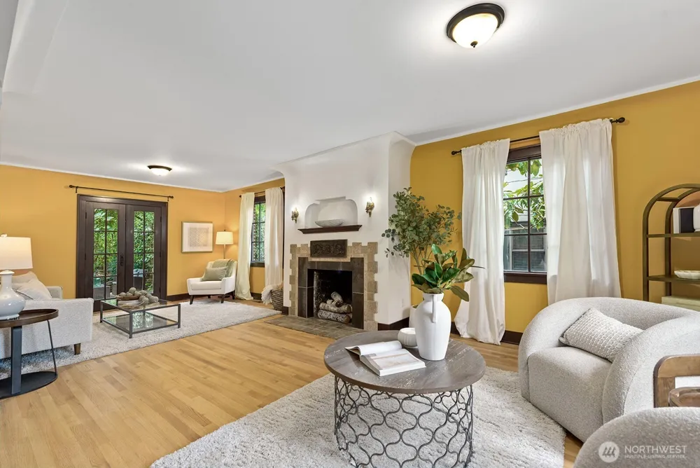 6238 25th Avenue NE Seattle, WA 98115