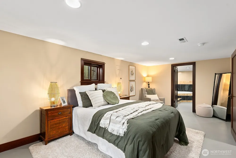 6238 25th Avenue NE Seattle, WA 98115