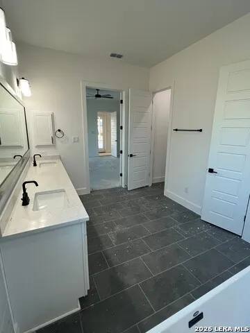 673 James Way Castroville, TX 78009