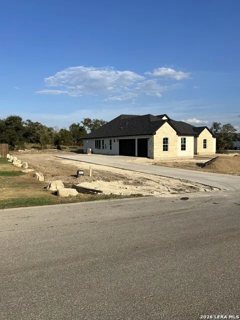673 James Way Castroville, TX 78009