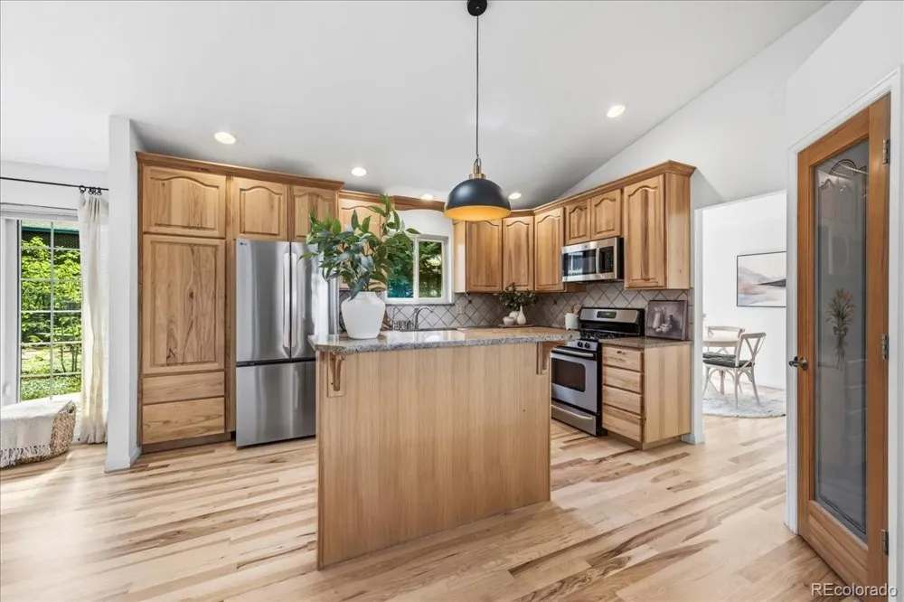 3035 Lakeshore Drive Longmont, CO 80503